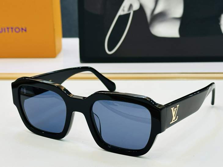 Picture of Louis Vuitton Sunglasses _SKUfw76015283fw
